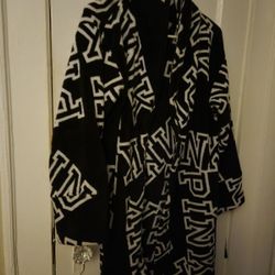 VICTORIAS SECRET PINK  SIZE XS/S ROBE