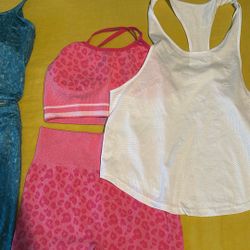 2 Size M - Workout Outfits $10