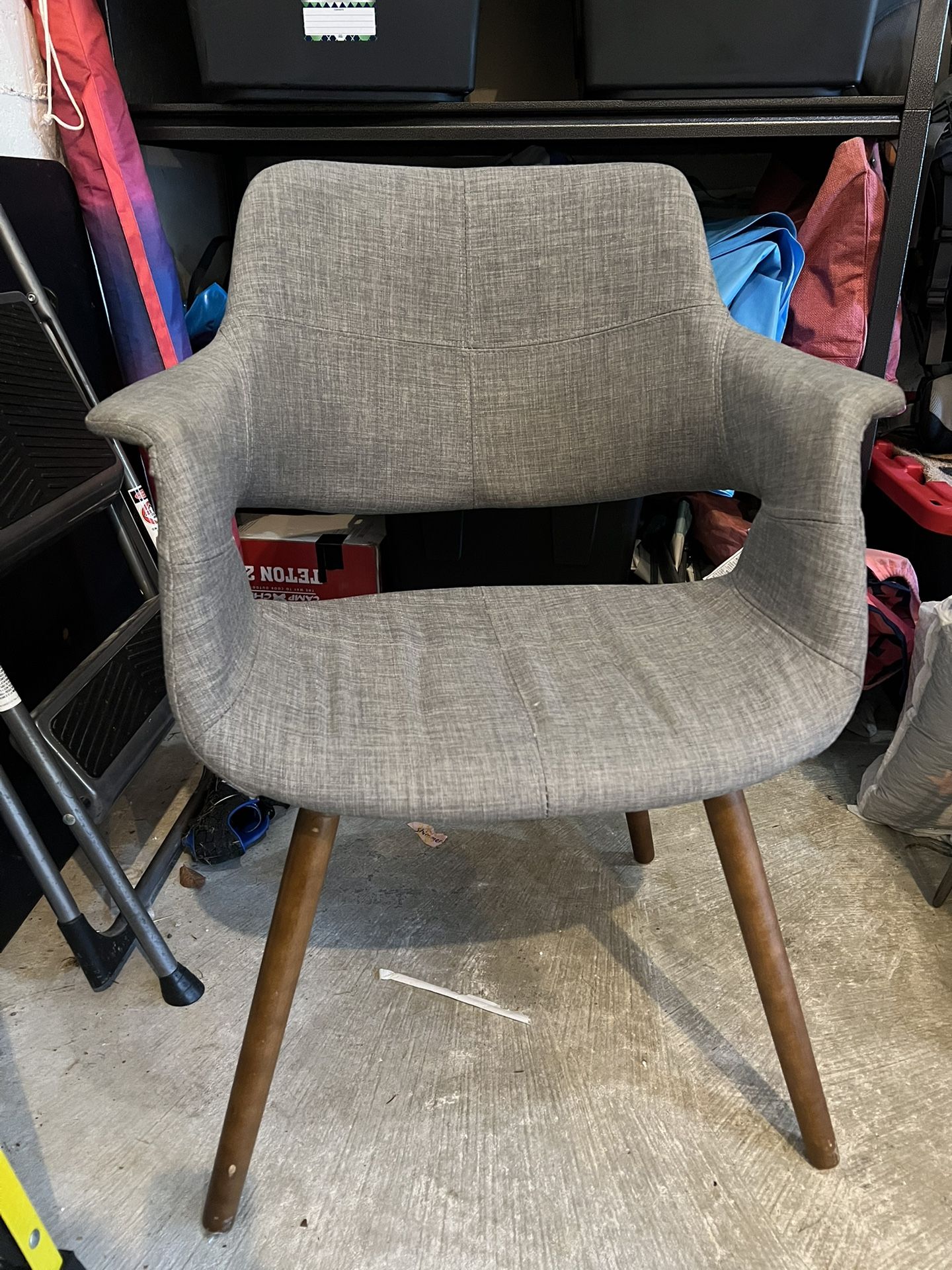 Desk/accent Chair 
