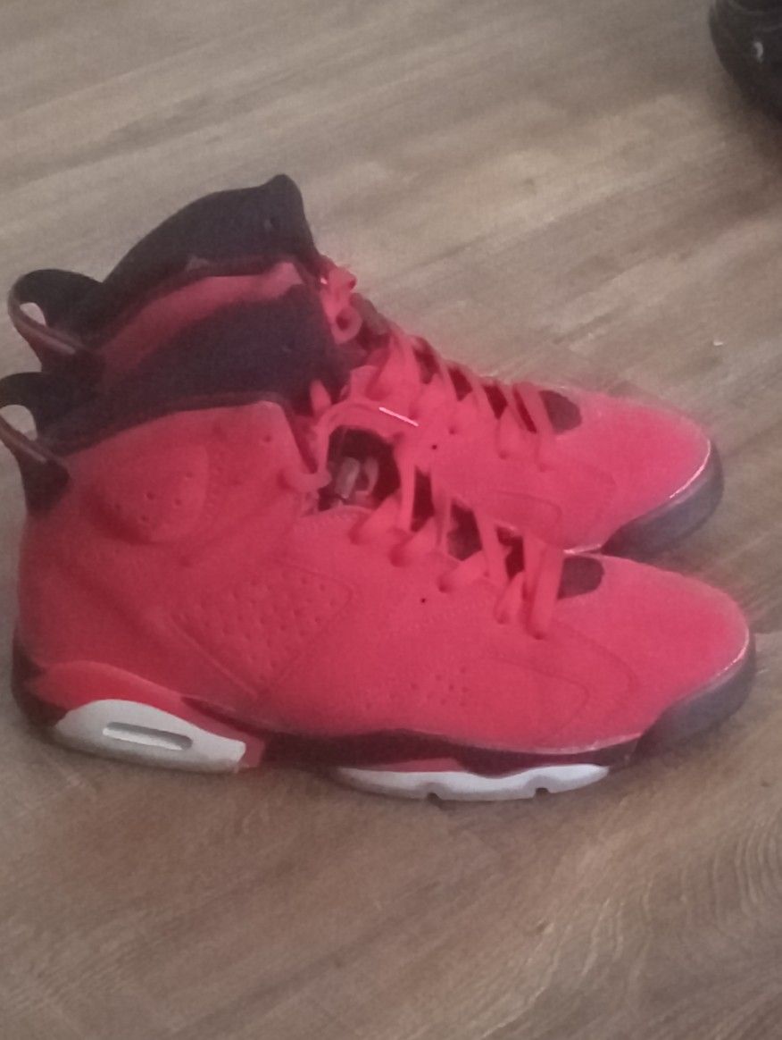 Chicago Bulls Inspired Jordan 6 Retro