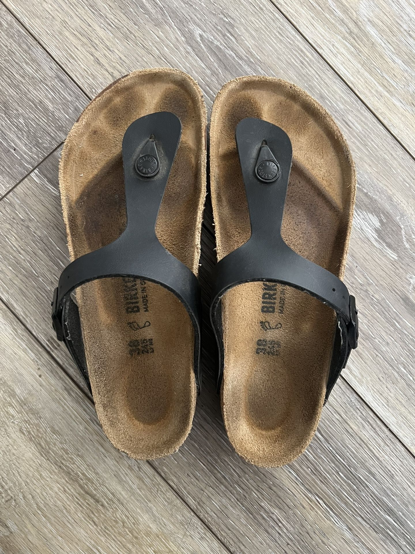 Birkenstock Gizeh Size 38, black- Worn Twice
