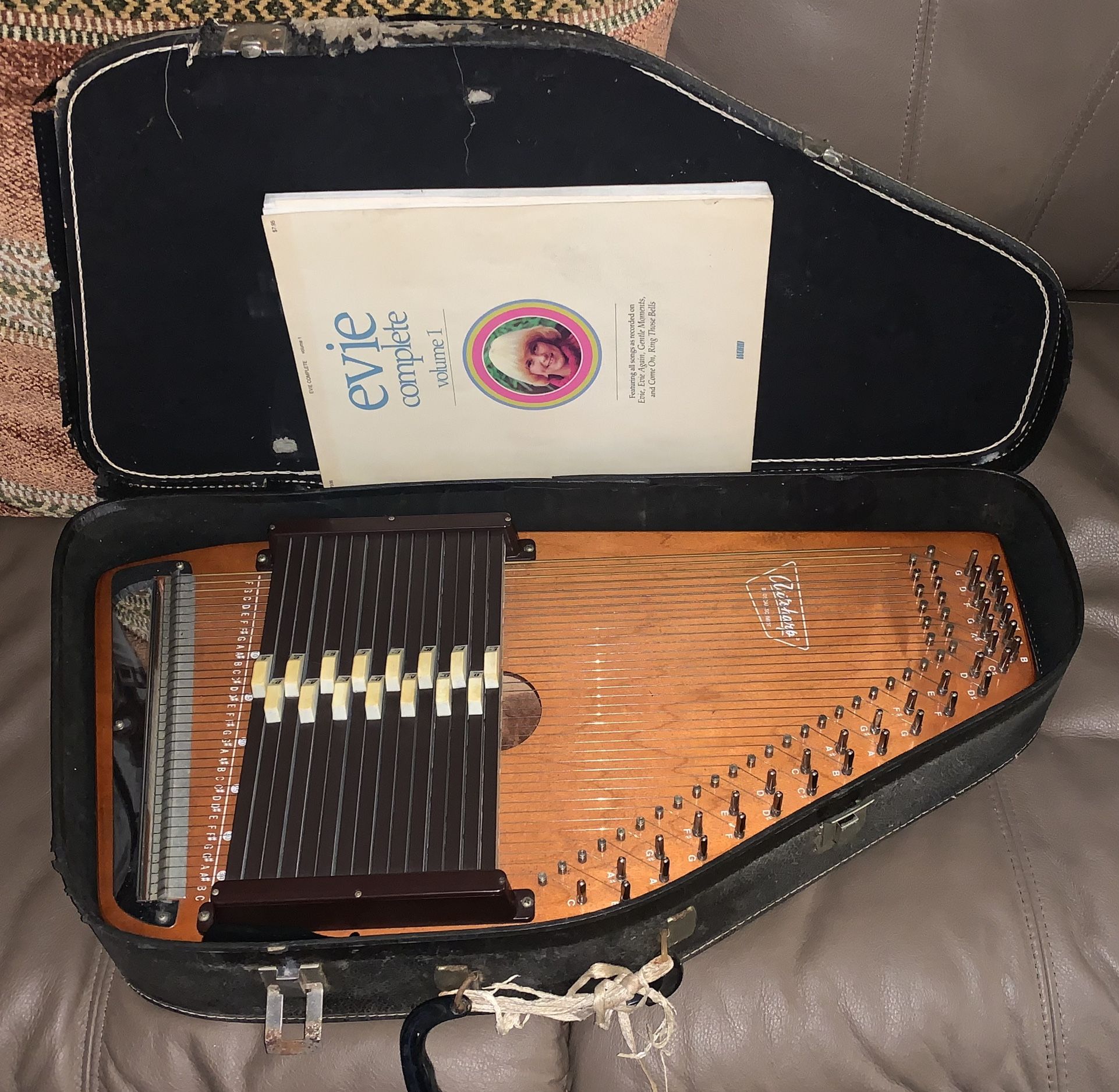 Vintage 1970s Oscar Schmidt Autoharp 15 EBH W Case / Music Book / Tuner / Papers