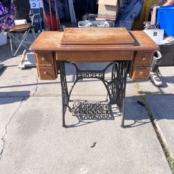 Singer Sewing Machine