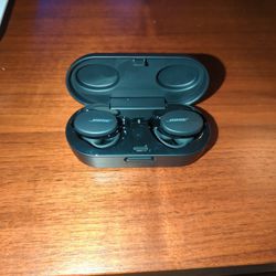 Bose Sport earbuds w/Charging case