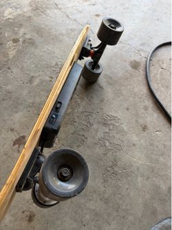 Electric skateboard