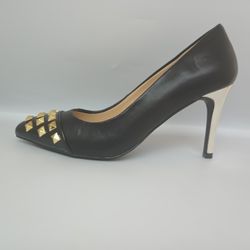 ADRIENNE VITTADINI Nena Smooth Patent Pumps. 8.5