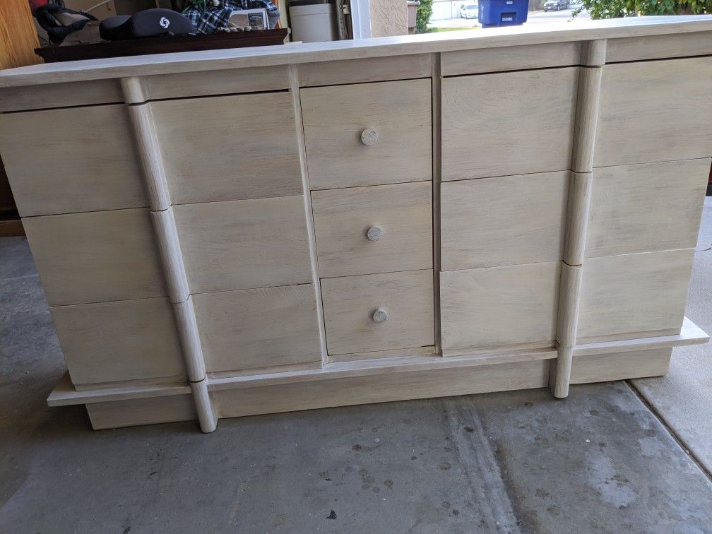 9 drawer dresser solid wood white wash color