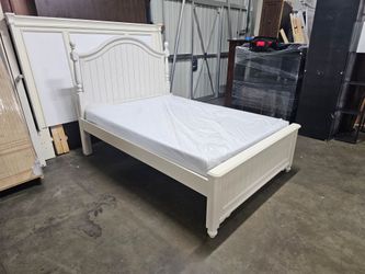 Full bed and mattress
