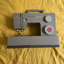 Singer Heavy Duty 4452 Sewing machine