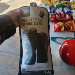 Training gloves