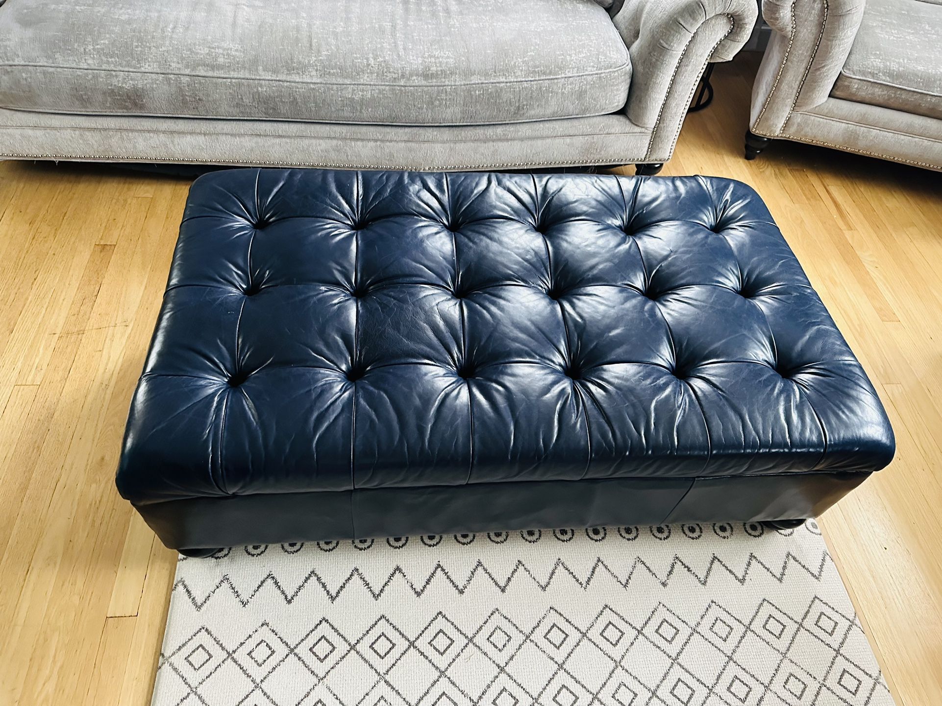 Luxury 5 Set Living Room Furniture. Purchased At Jordan’s Furniture.