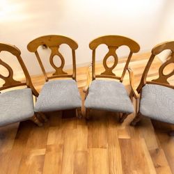 Rustic Finish 48” Round Table & 4 Chairs