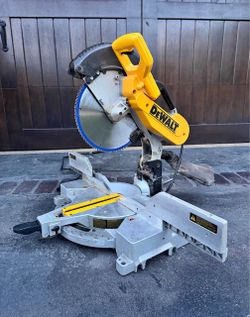 DeWalt 12" Compound Miter Saw DW716, Dust Bag + Blade