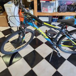 Giant Mountain Bike
