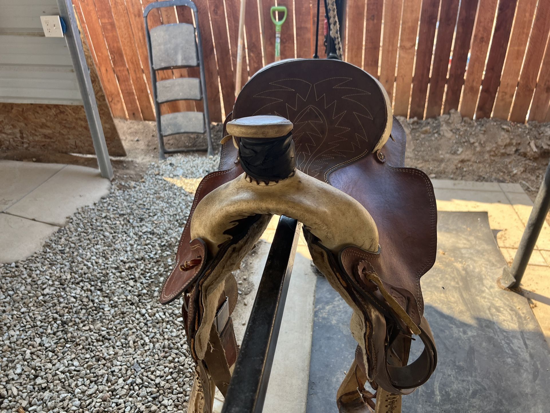 Roping Saddel 16”