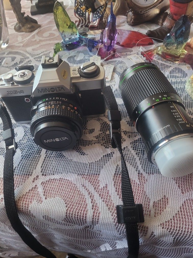 Minolta Xg-a Camera And 200mm Zoom Lens