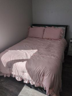 Pink bed set