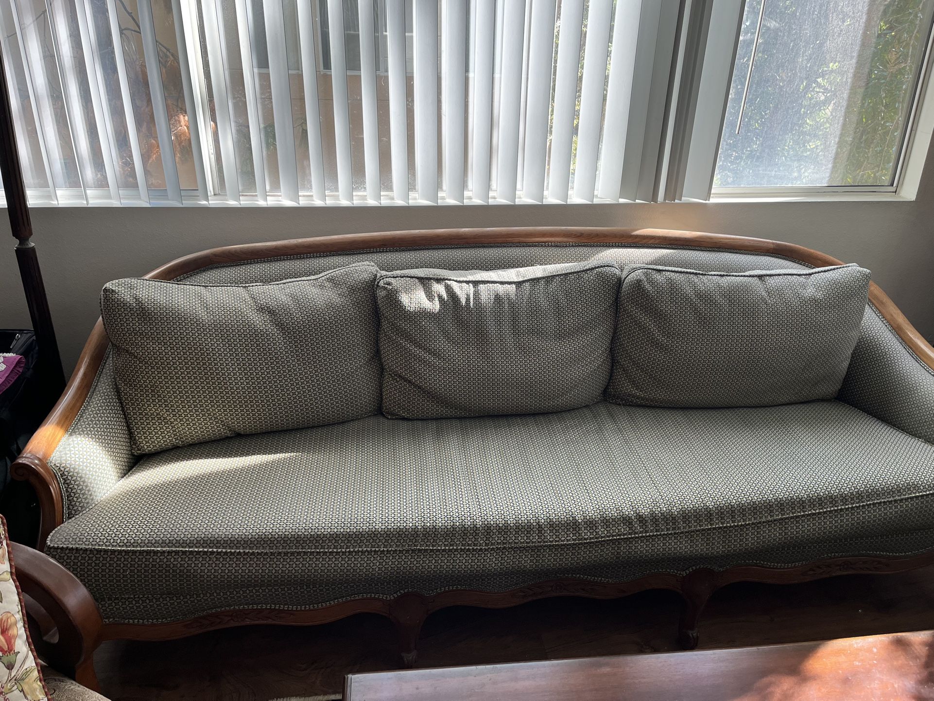 Sofa — Camelback Vintage Style