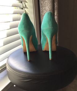 Jessica Simpson heels