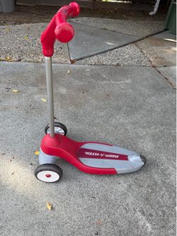 Radio Flyer Kids Scooter