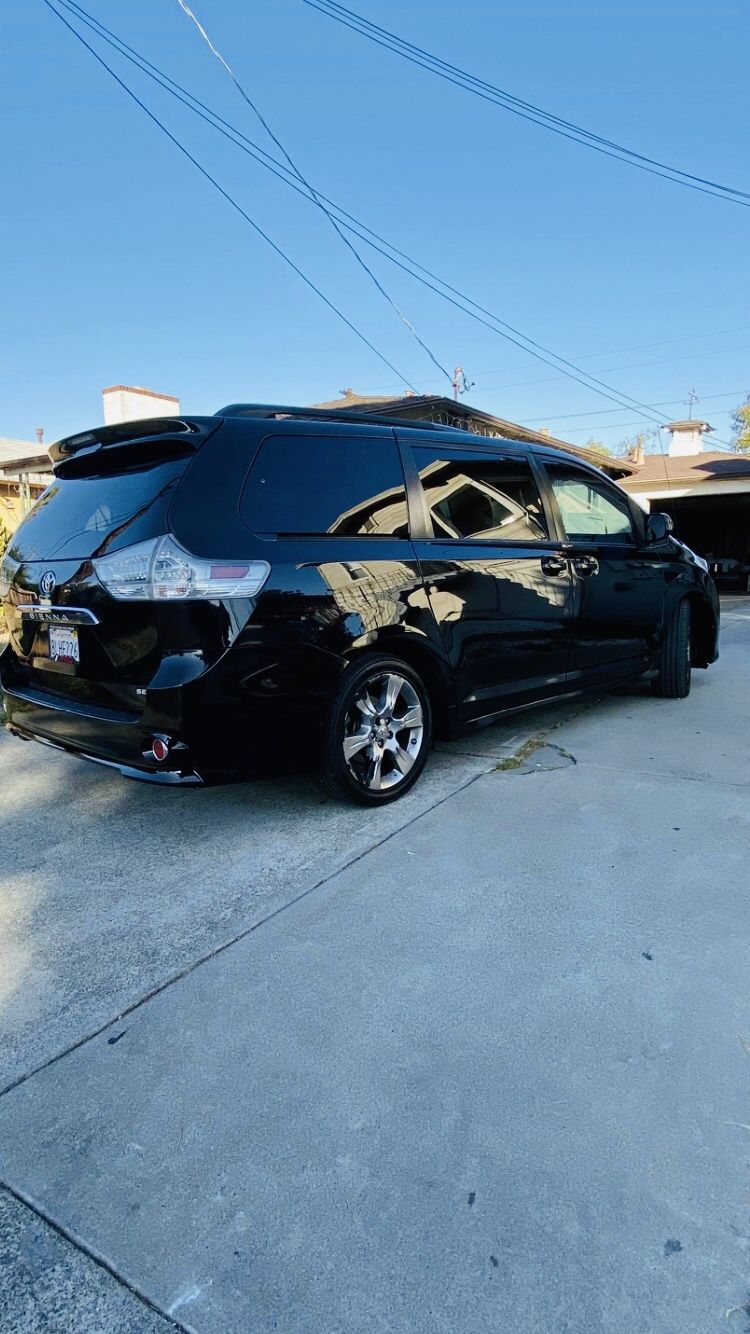 2011 Toyota Sienna