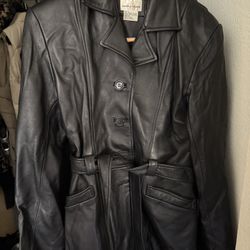 Women’s leather jacket Medium 