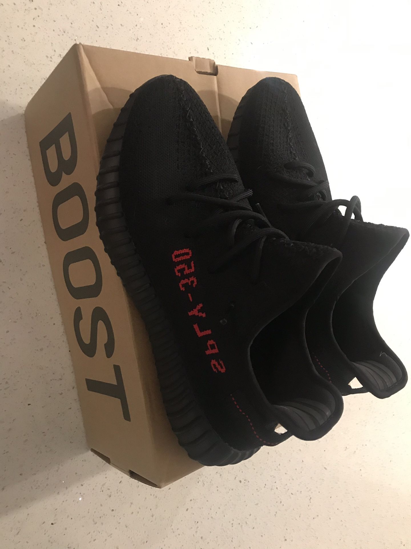 yeezy 350 black with the rad size 10.50 US