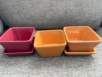Pampered Chef Ceramic Serving Bowls and 2 Trays in EC