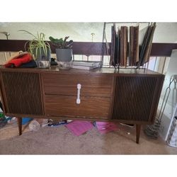 Antique Wooden Vinyl Player