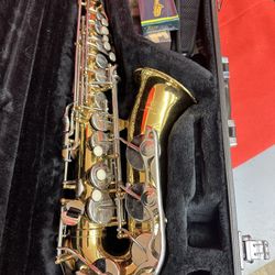 Yamaha YAS-26 Alto Saxophone with New Box of Reeds $900 Firm