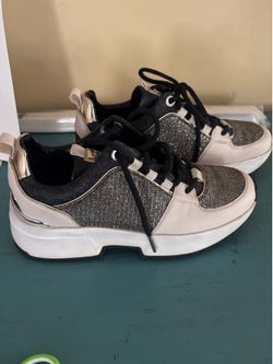 Michael Kors kids shoes shiny Size 5 excellent condn