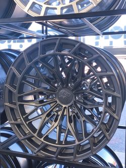 DESATA EL POTENCIAL DE TU TROCA. 6x139.7 | 20" No dejes que tu camioneta sea como todas las demás. Estos rines de 20 pulgadas con el patrón 6x139.7 so