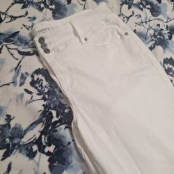 Torrid Size 20R New  10 Dollars  White Stretch Denim Pockets Front And Back 