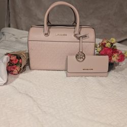 New Michael Kors Purse and Wallet Set
