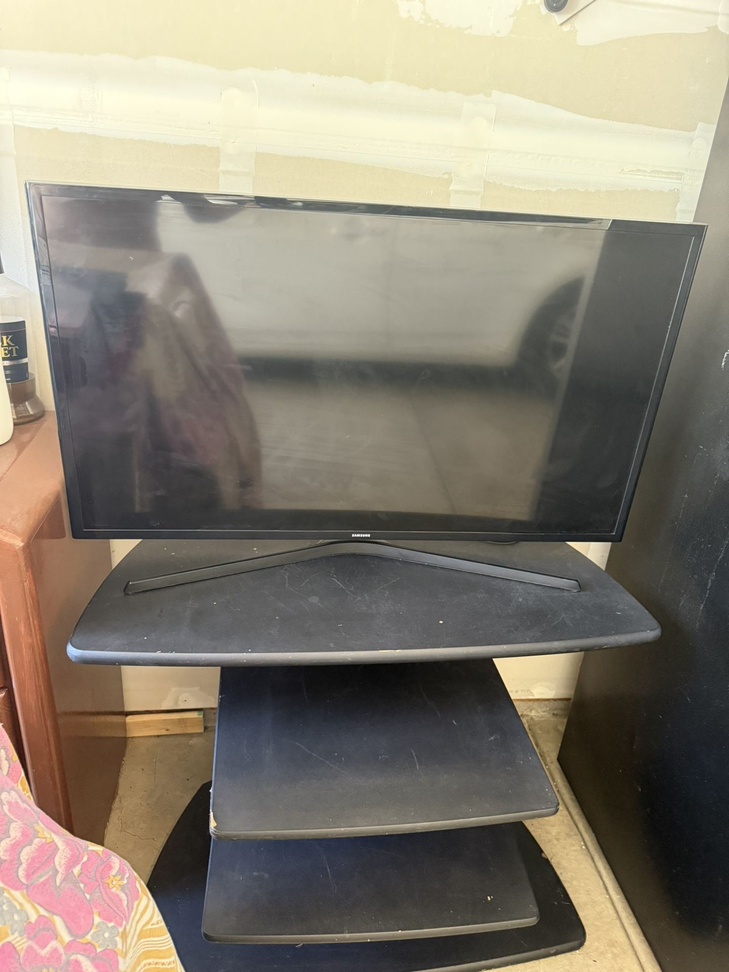 Smart Samsung 32 Inch Tv With Stand