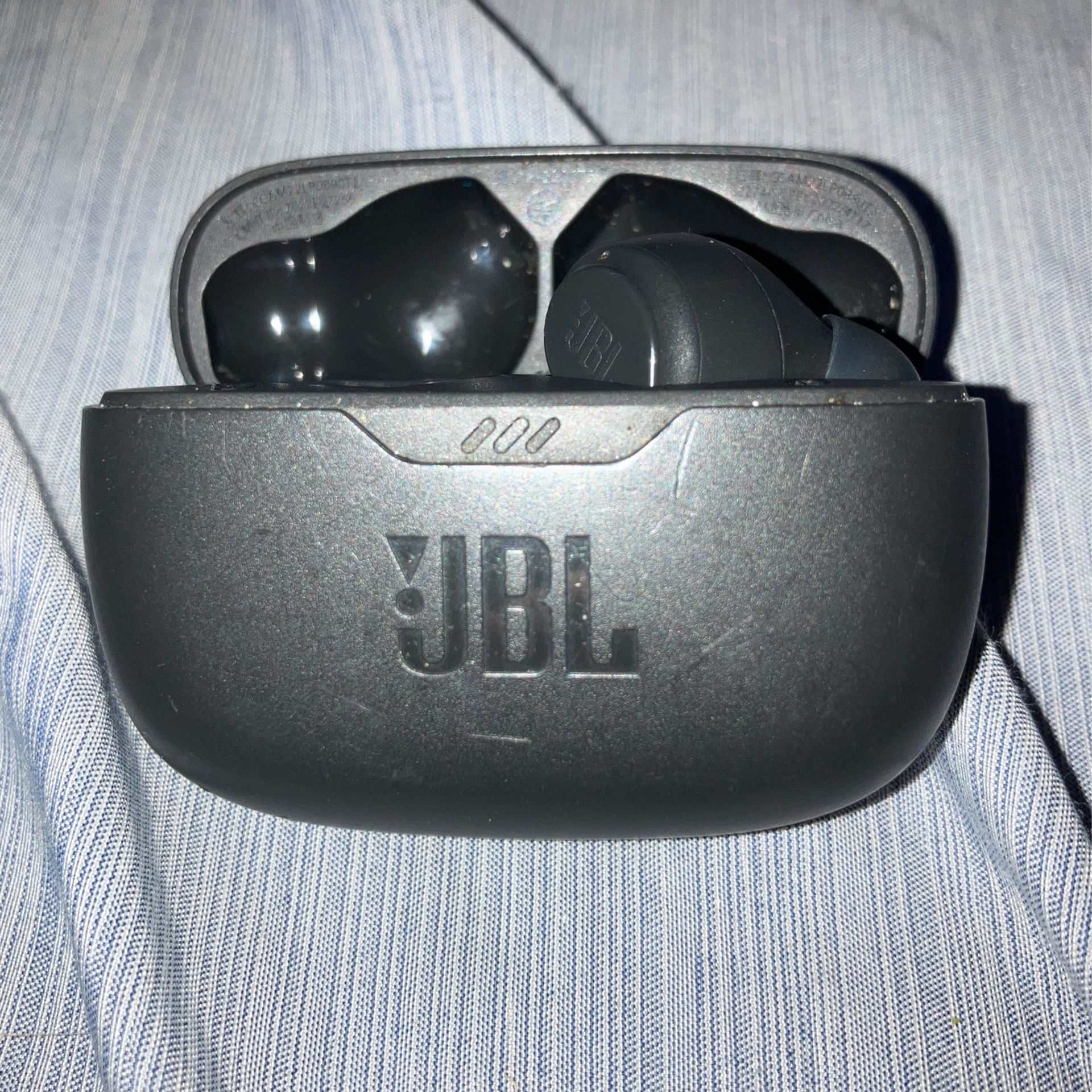JBL  Earbuds