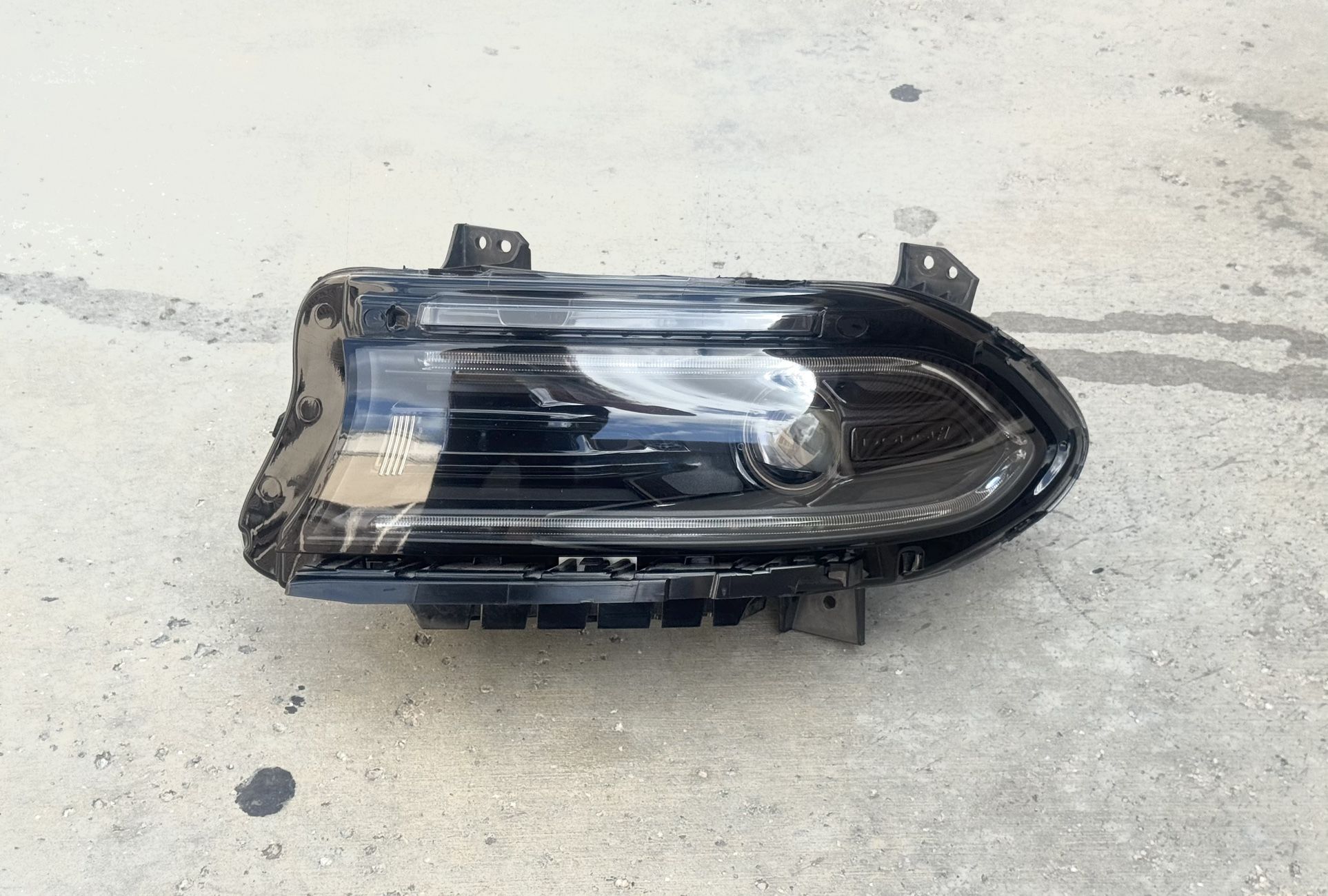 2015 - 2023 DODGE CHARGER LH DRIVER SIDE HEADLIGHT OEM