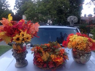 3 set of flowers with the vase all $30