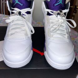 Jordan Retro 5 “ Grapes “  (Worn  Only Once!) ( Size 8.5 men’s ) ( DeadStock ) 
