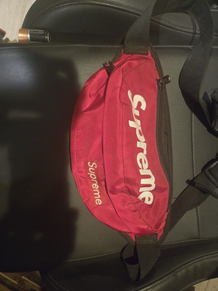 SUPREME COOL PACK AUTHENTIC AND NOT USED