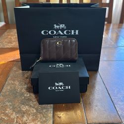 Coach Essential Zip Around Card Case