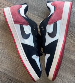 Nike sb black toe alleyoop