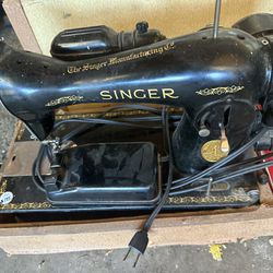 1940’s Singer Sewing Machine 