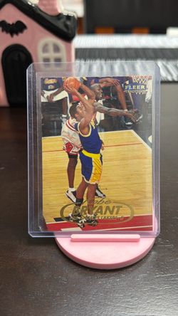 Kobe Bryant Fleer Tradition Lakers Basketball Card