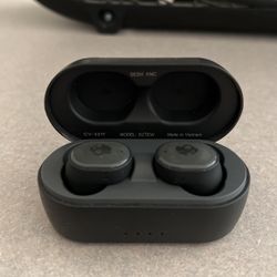 Skull Candy AirPods