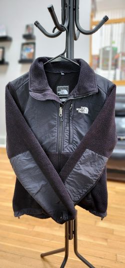 The North Face Woman's Retro Denali Jacket.