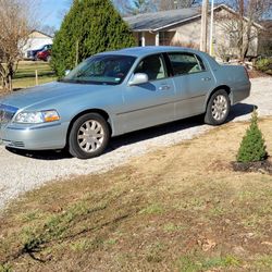 2007 Lincoln Town car Signature Limited