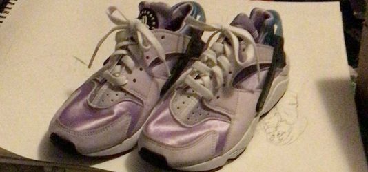 Nike Woman’s Airman Size 7