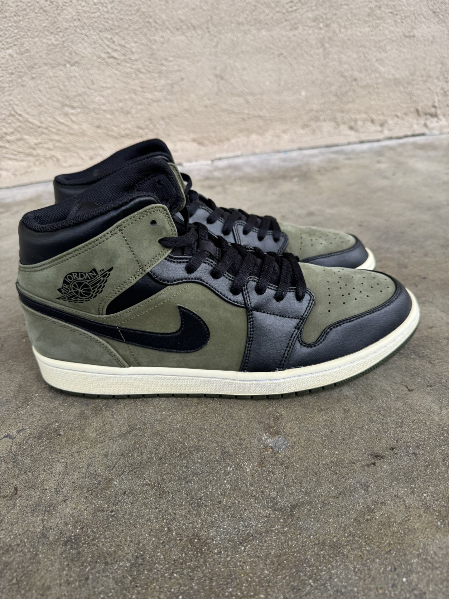 Jordan Retro 1 Mid ‘Olive Canvas’