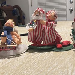 Lot Of 5 Annalee Mobilitee Christmas Dolls. Santa, Frosty, Mrs. Clause, Mouse